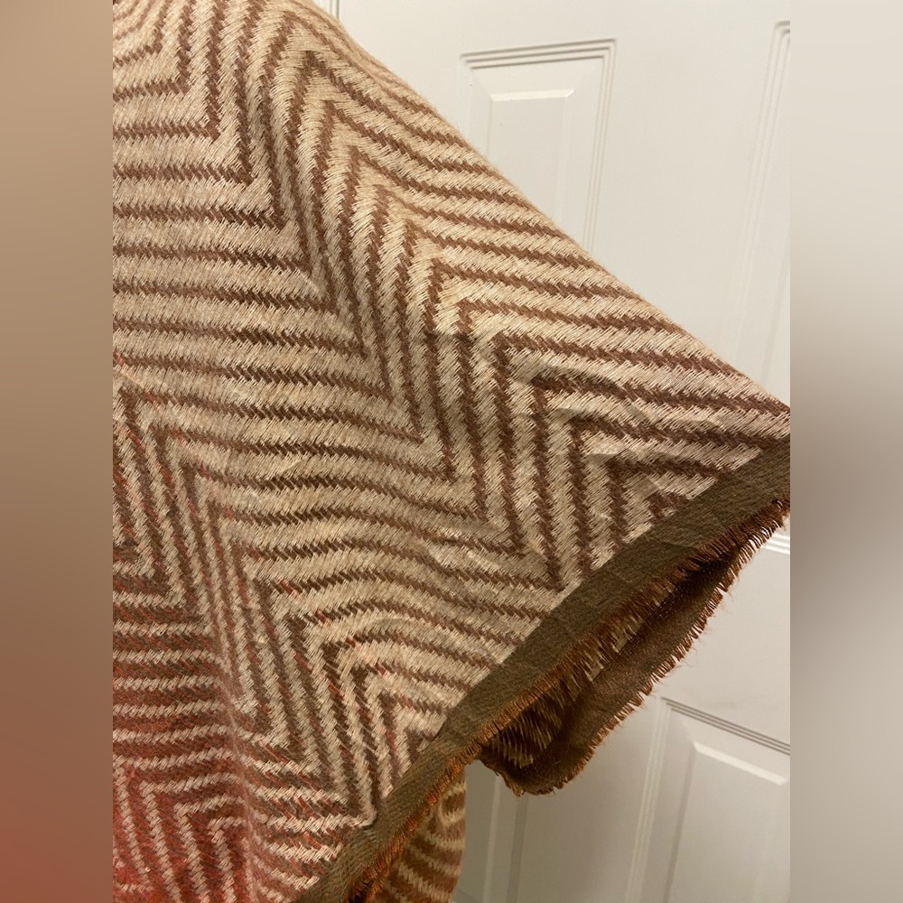 New Chevron pattern Poncho Cape One Size - Picture 4 of 7